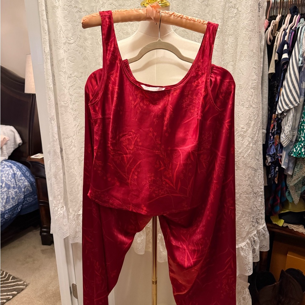 Victoria's Secret Red Floral Satin Two-Piece Loungewear Set